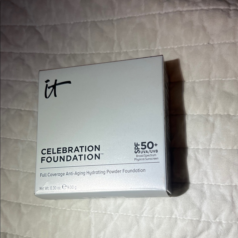 IT Cosmetics Celebration Powder Foundation SPF 50+ in shade Deep